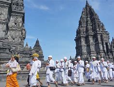 Orang Hindu Bali Menyembah Apa